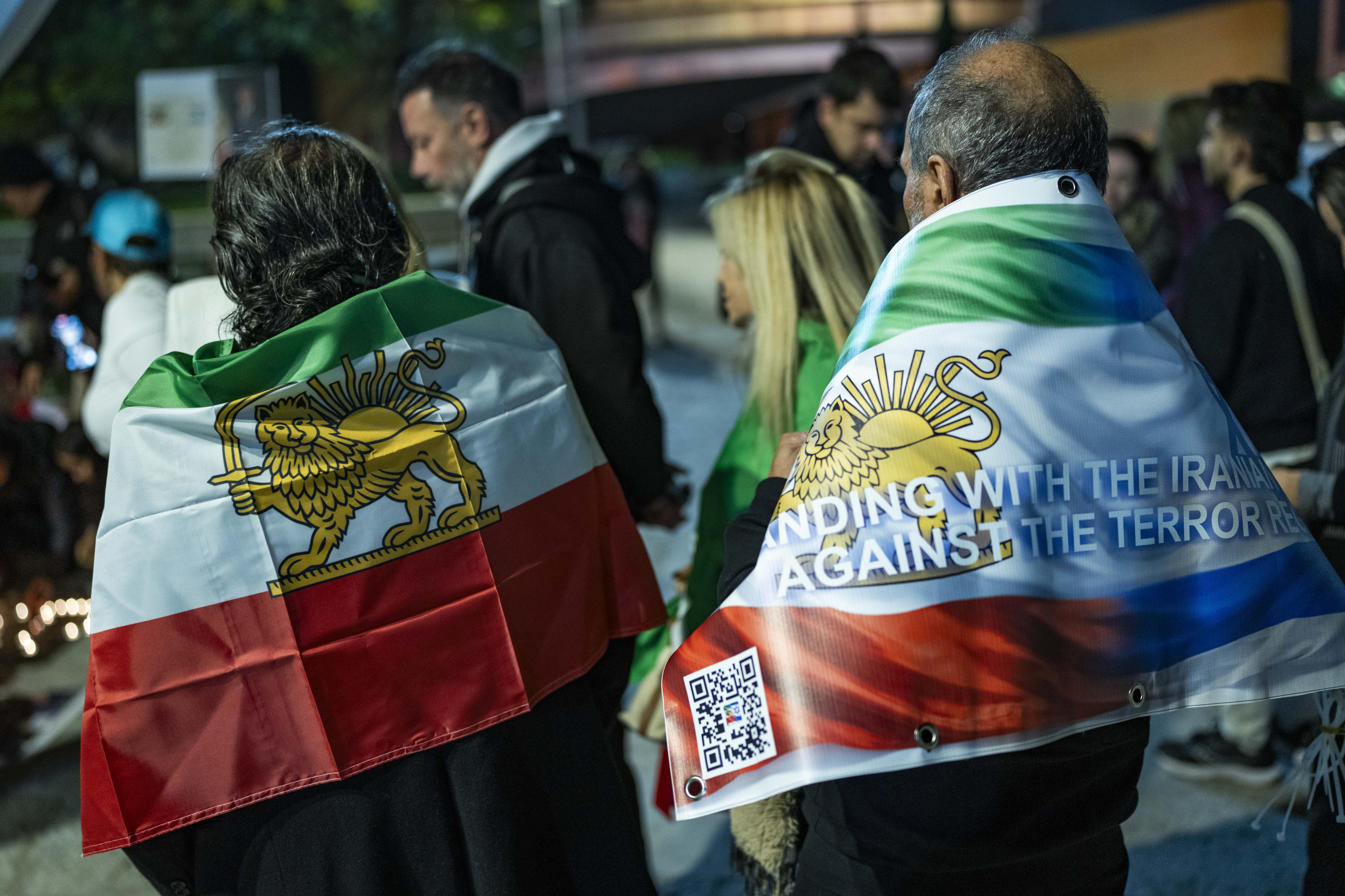 Iranians supporting the anti-regime protests