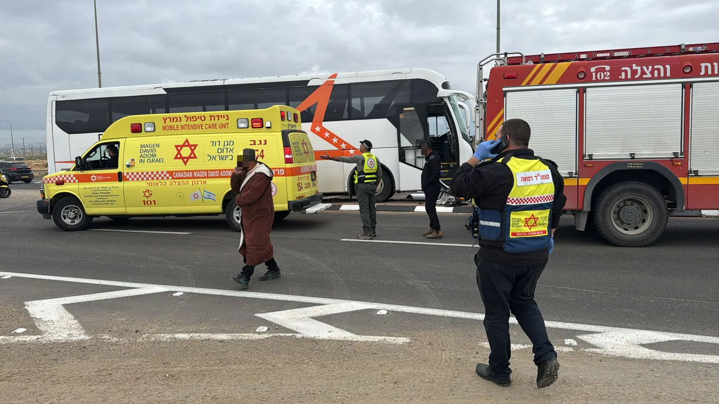 Bus crash, Feb 26, 2026