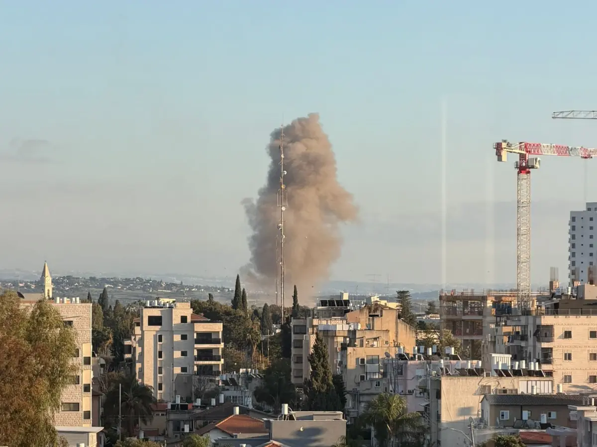 Iranian missiles hitting Israel