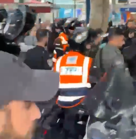 Stabbing in Ramat Gan: Senior Shas Official in Serious Condition