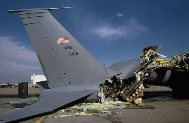 Refueling plane struck