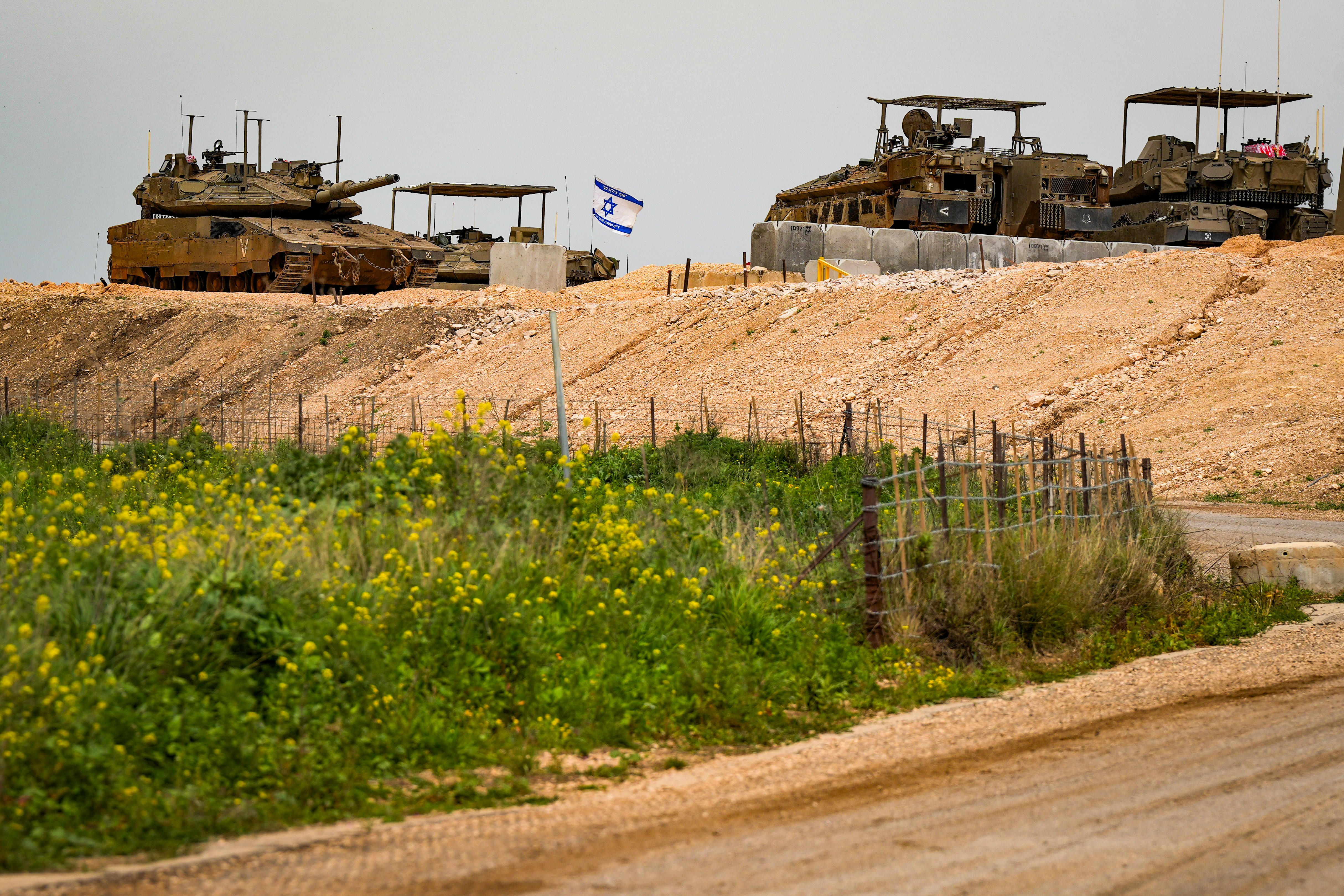 IDF tanks on Israel-Lebanon border