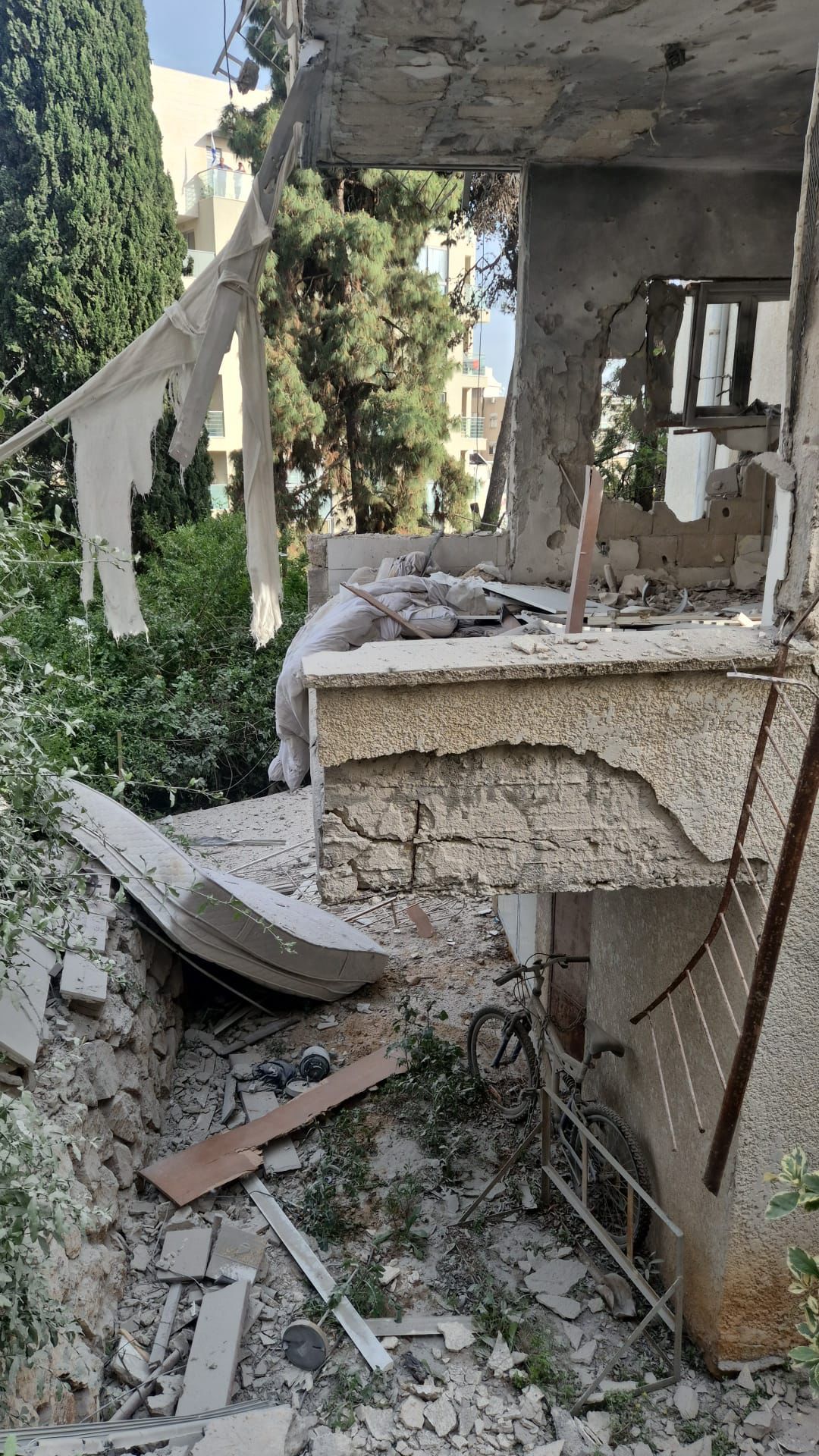 Damage caused by Iranian ballsitic missile