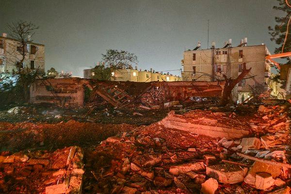 100 Injured including 10 Critically, after Iranian Missile Hits Arad | GRAPHIC