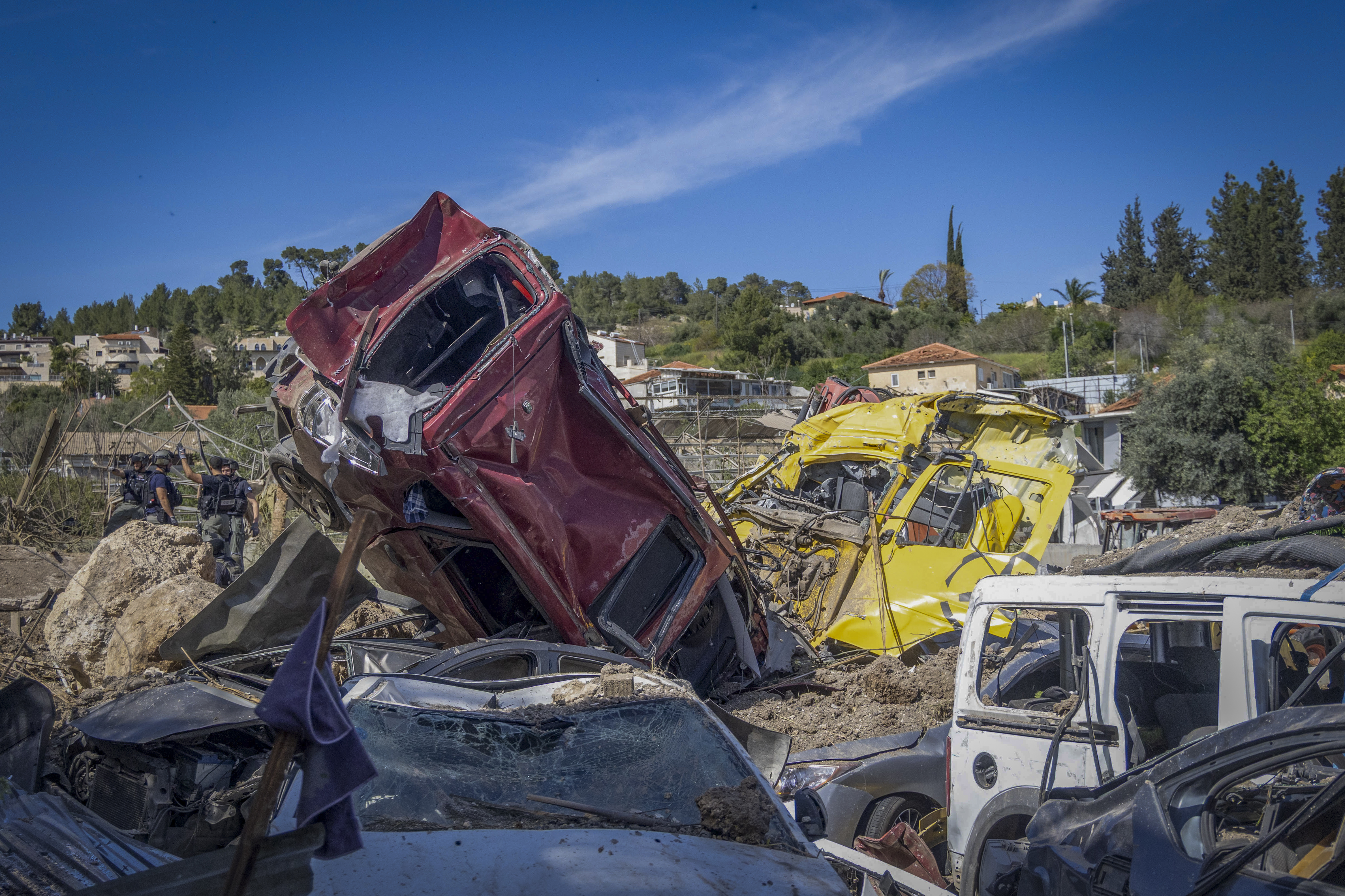 Iranian ballistic missile hits Eshtaol