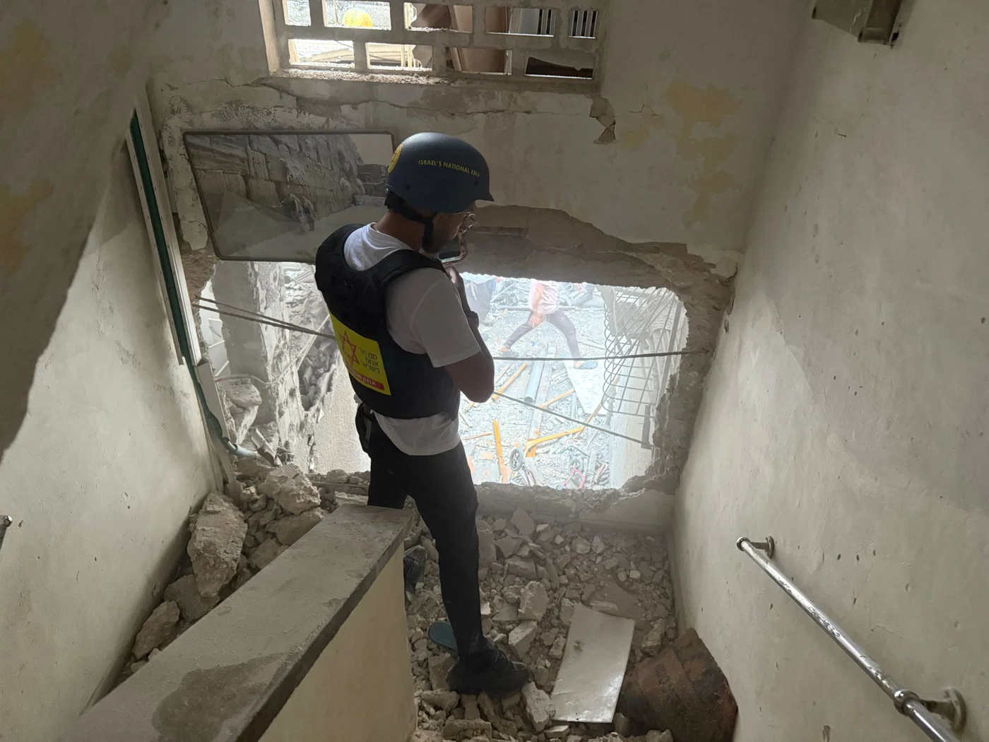 Missile hits Bnei Brak, April 1, 2026