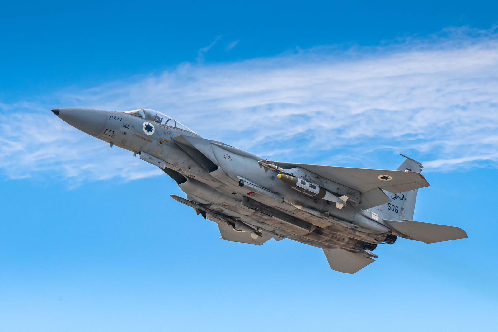 Israeli air force jet takes off to strike Iranian terror targets
