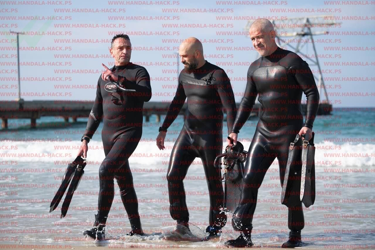 Halevi goes swimming with Ronen Bar