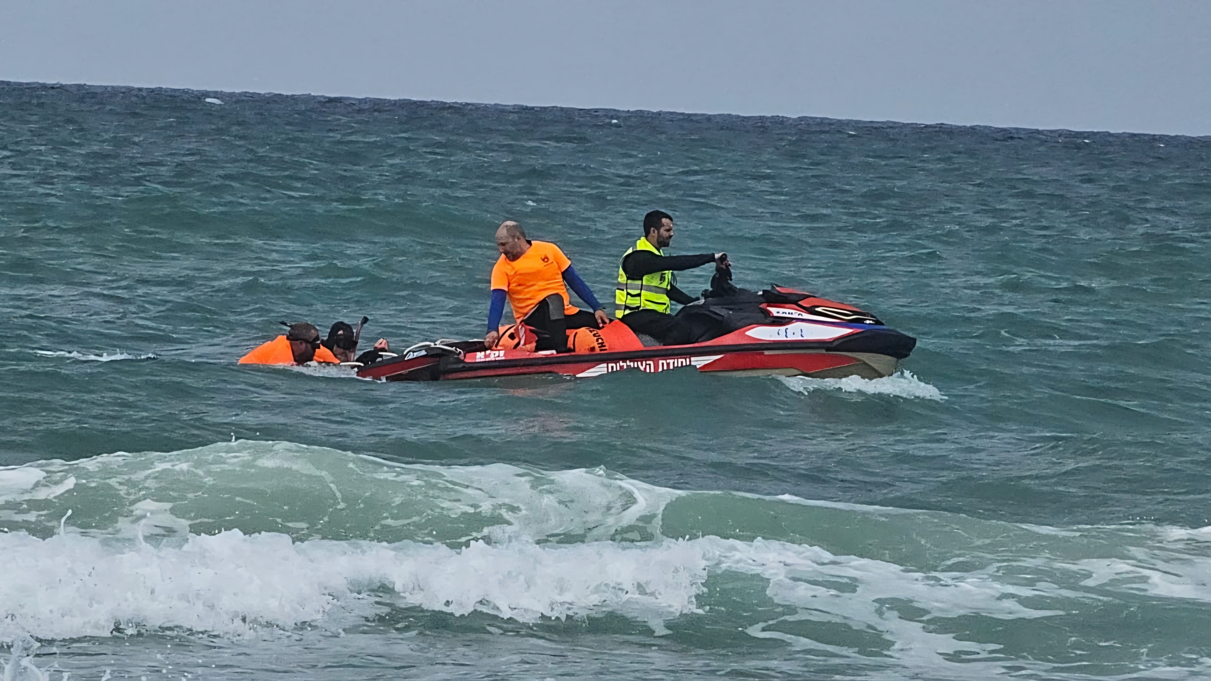 ZAKA drivers search for missing Haredi teen