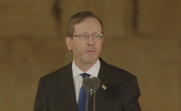 President Herzog at memorial day ceremony