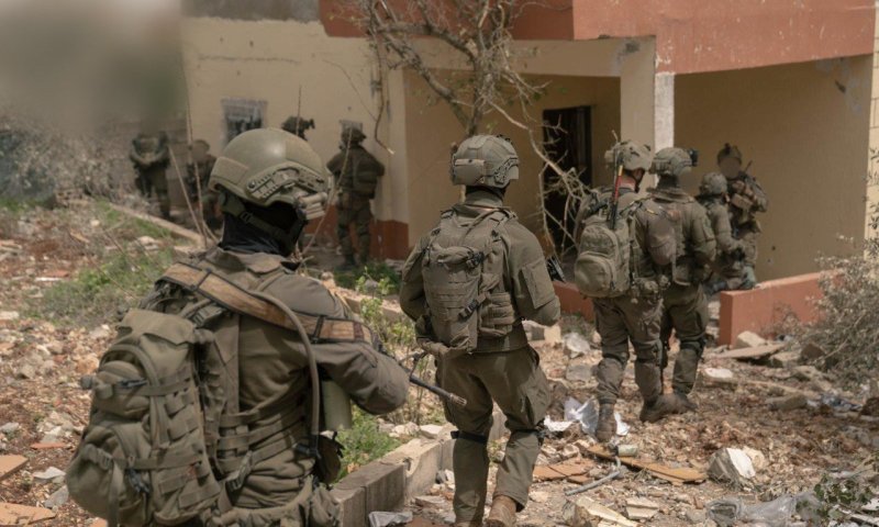 IDF soldiers operating in southern lebanon