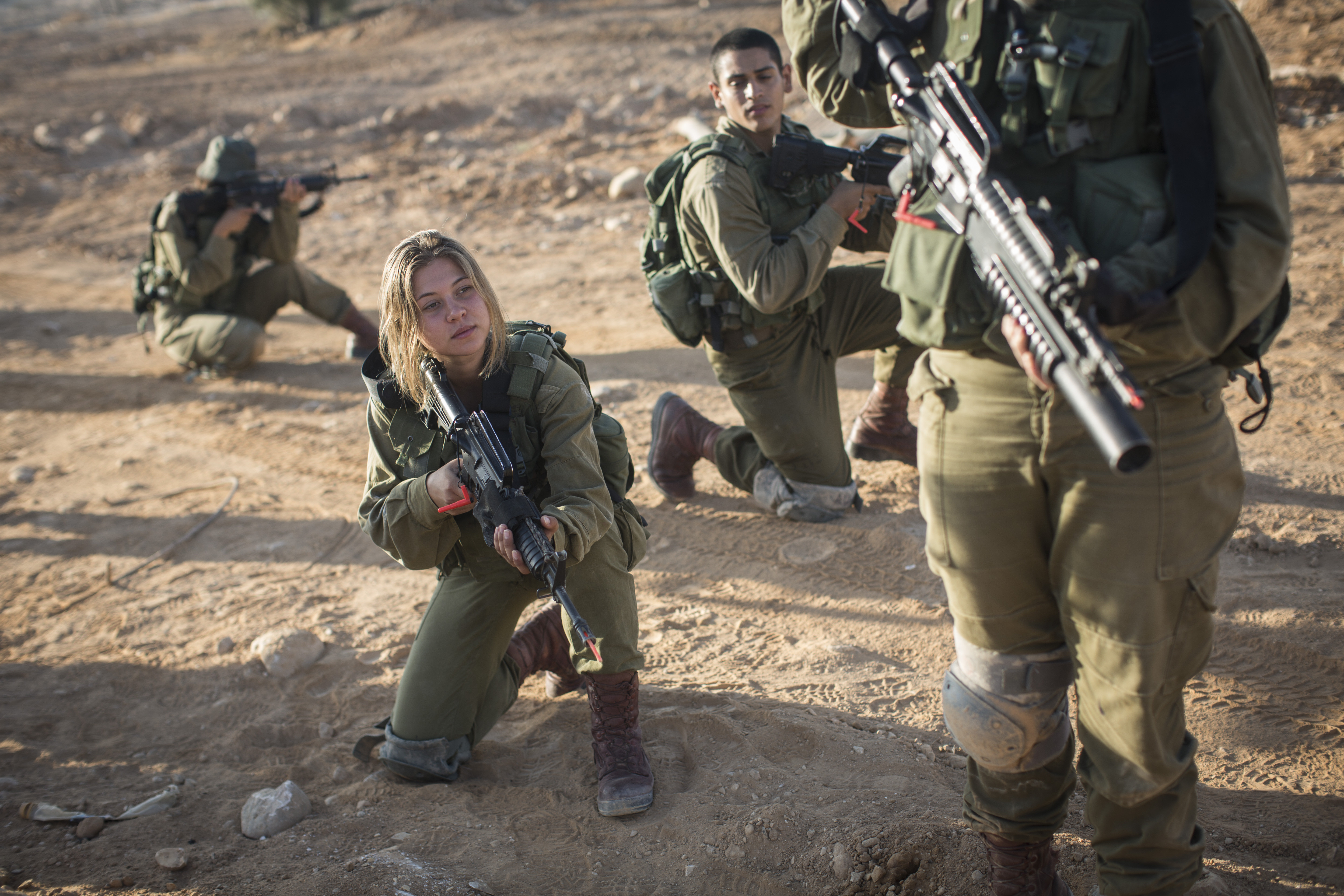 Female combat soldiers in training. Illustration.