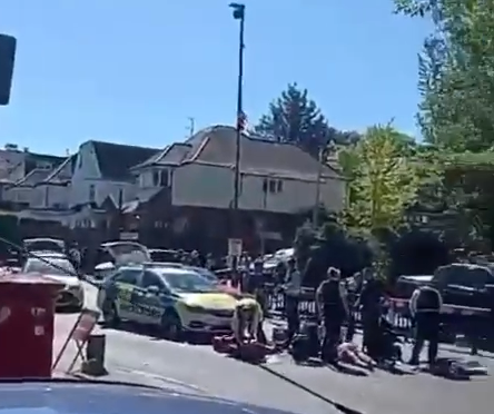 Two Haredi Men Stabbed Outside Synagogue in Golders Green, London