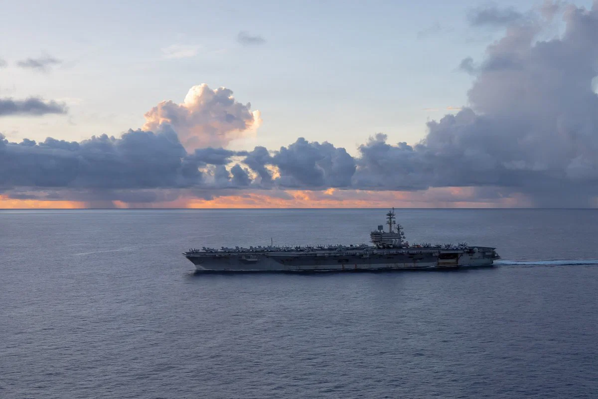 US destroyer in Strait of Hormuz