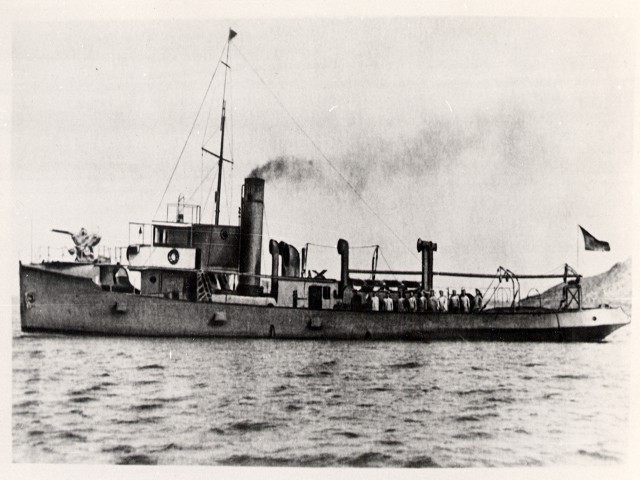 Italian minesweeper, sunk in 1940s