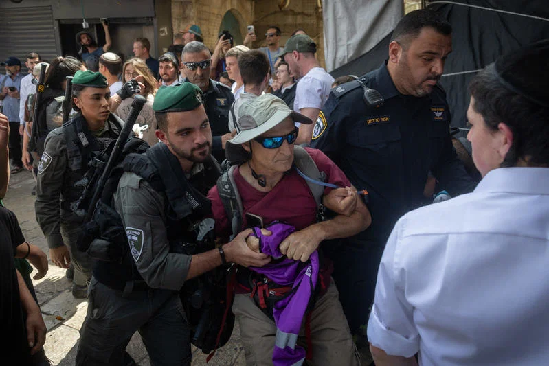 Jerusalem Day Tensions Boil Over: Chairs Thrown as Flag March Ignites Old City Clashes