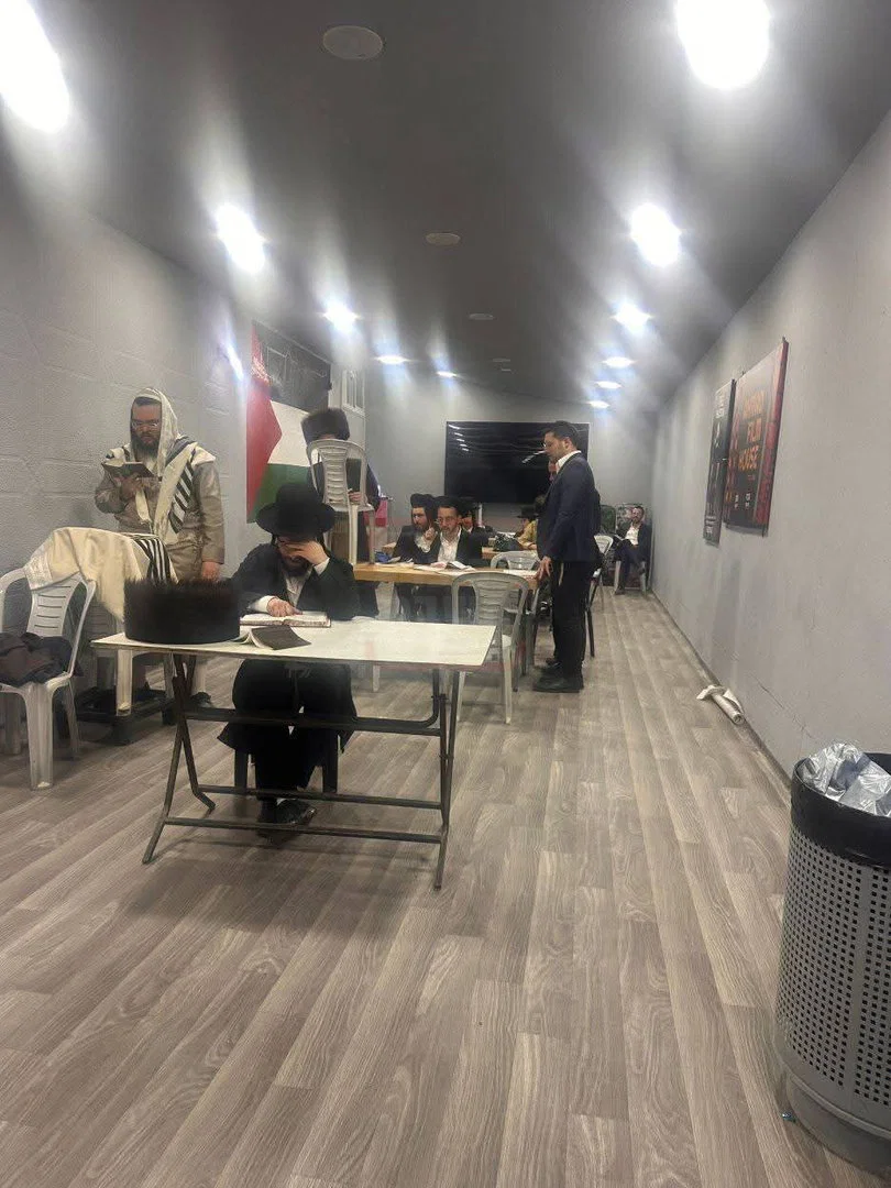 Neturei Karta Spending Shabbat with Palestinian Activist in Hebron