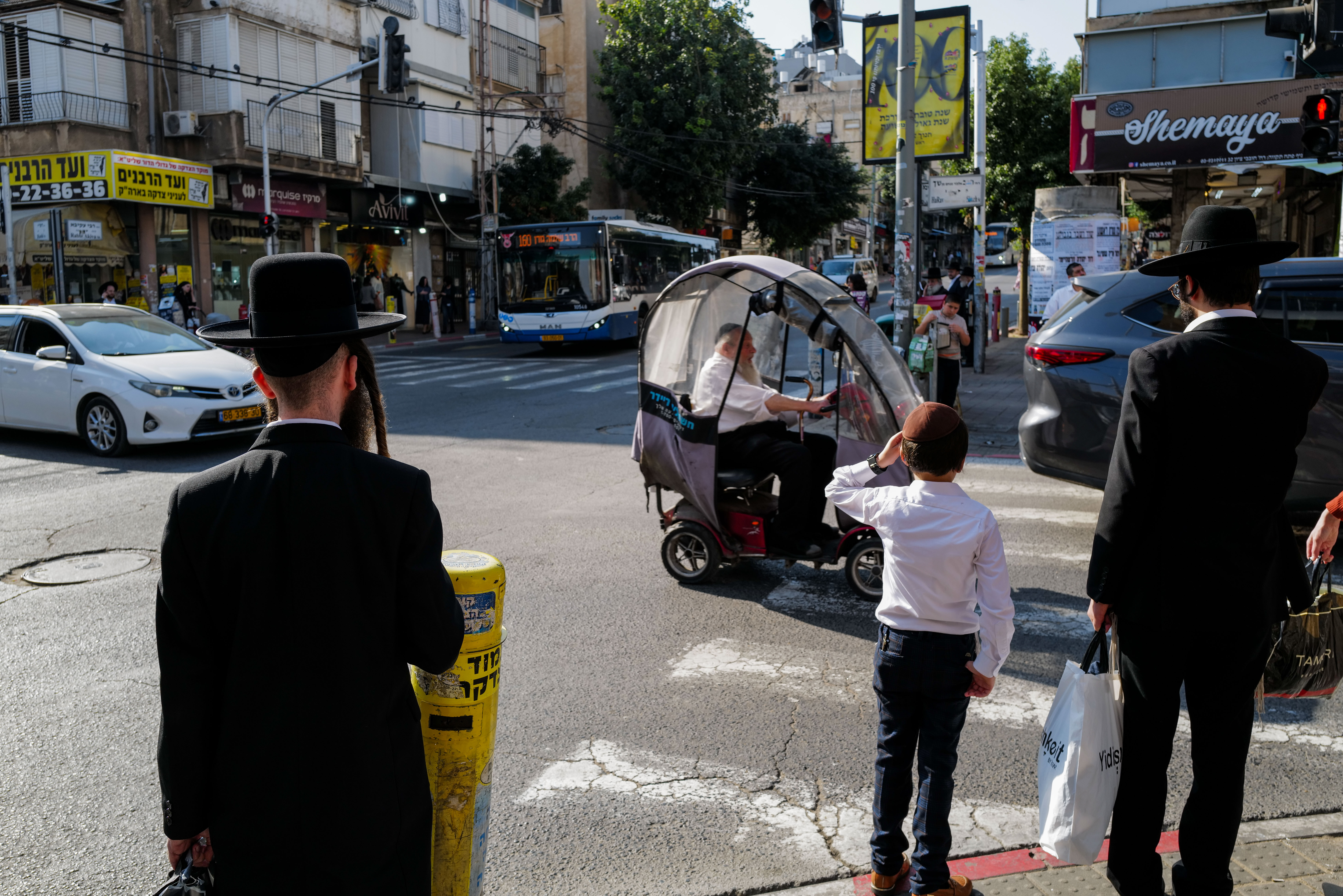 Haredim in Bnei Brak
