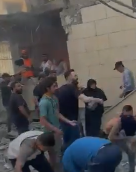 Lebanese clear rubble after targeted elimintaion