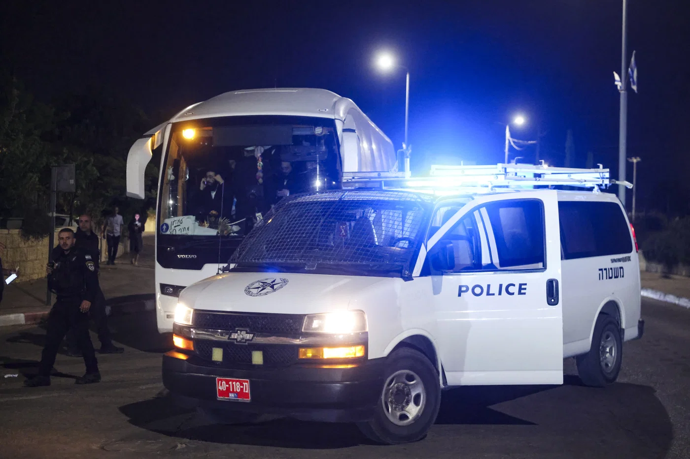 Police on the scene after violent extremist haredim cause serious damage to Judge Sohlberg's home nad car