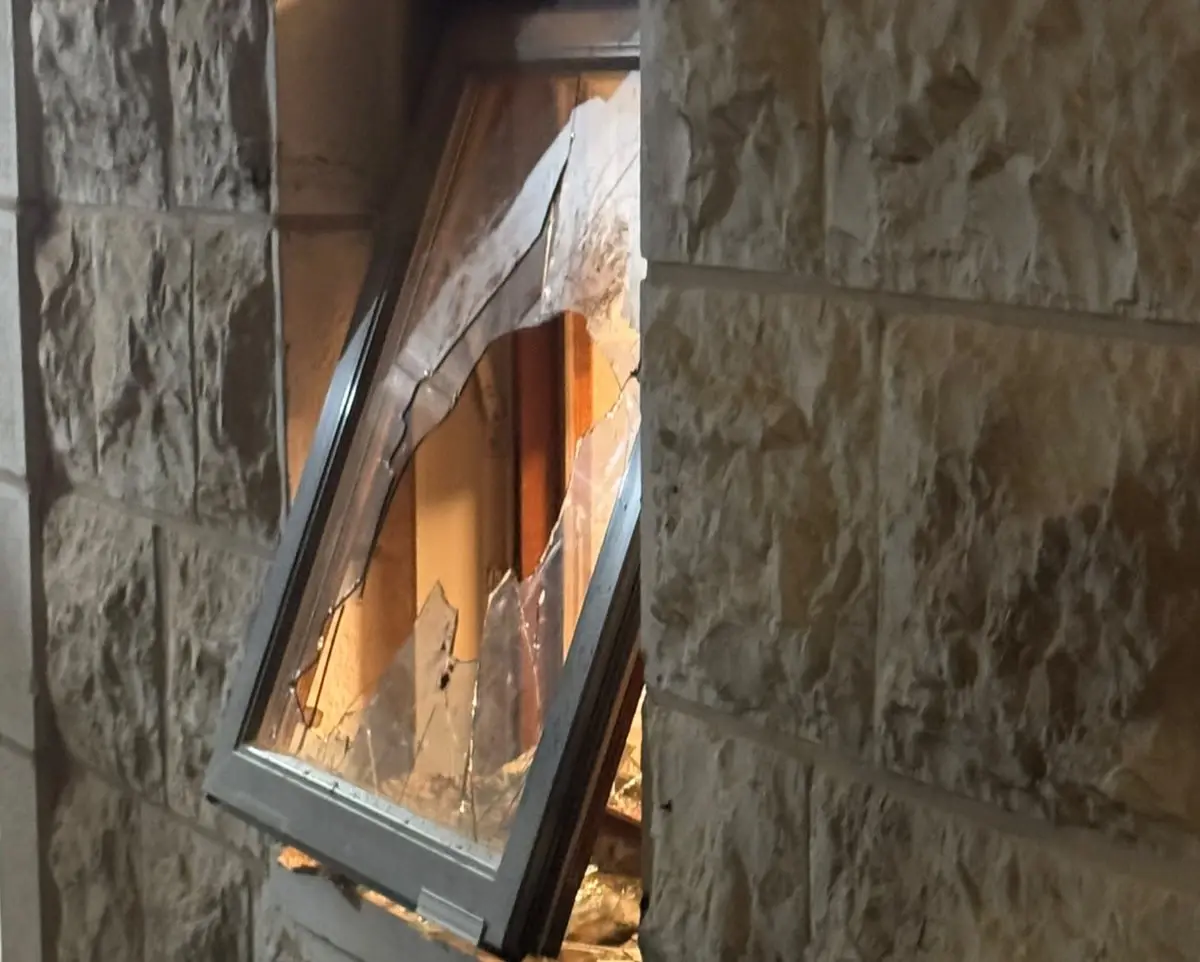 Riots in Israel: Mob Storms Home of Supreme Court Justice, Shattering Windows and Triggering Political Firestorm