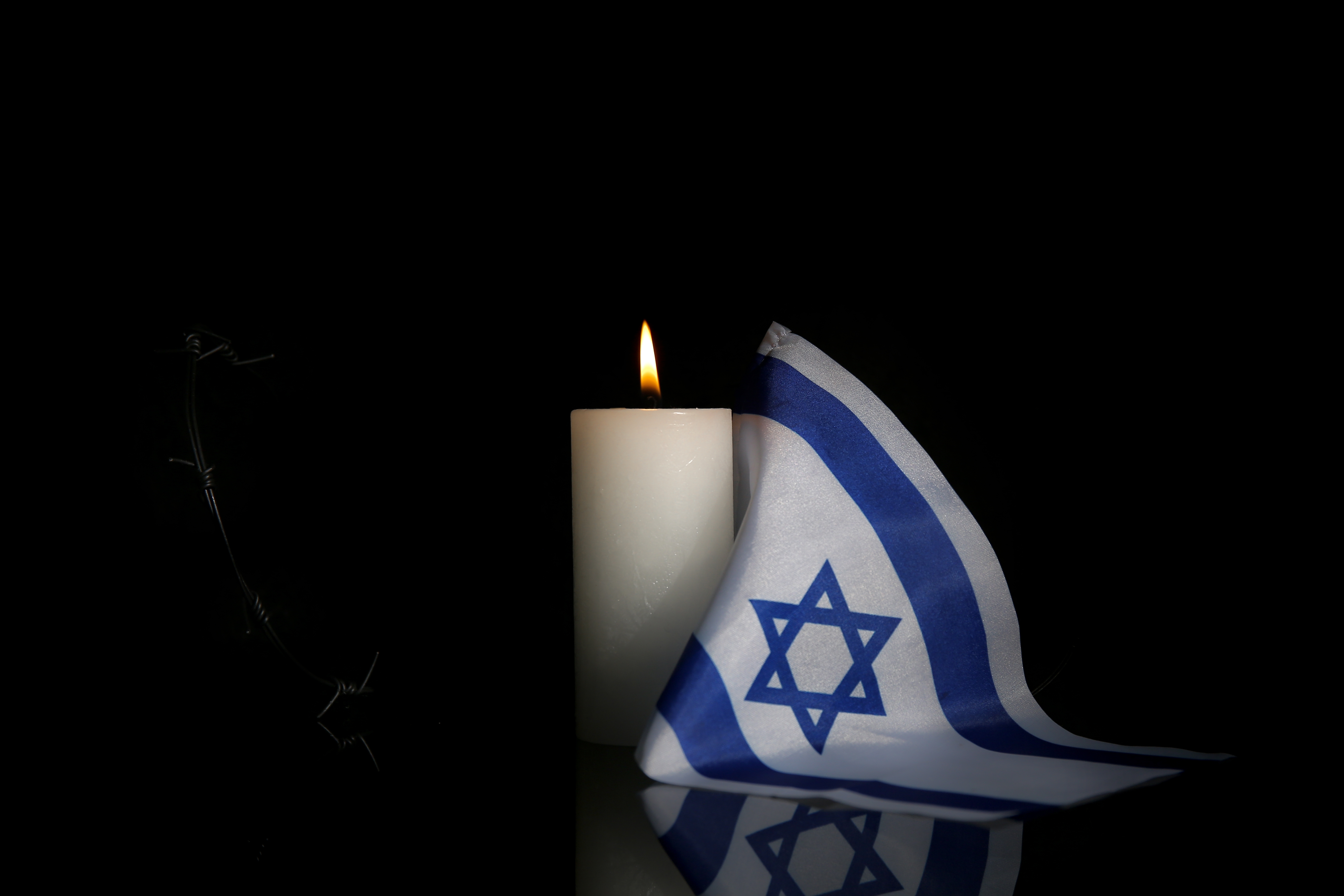 Memorial candle, Israeli flag