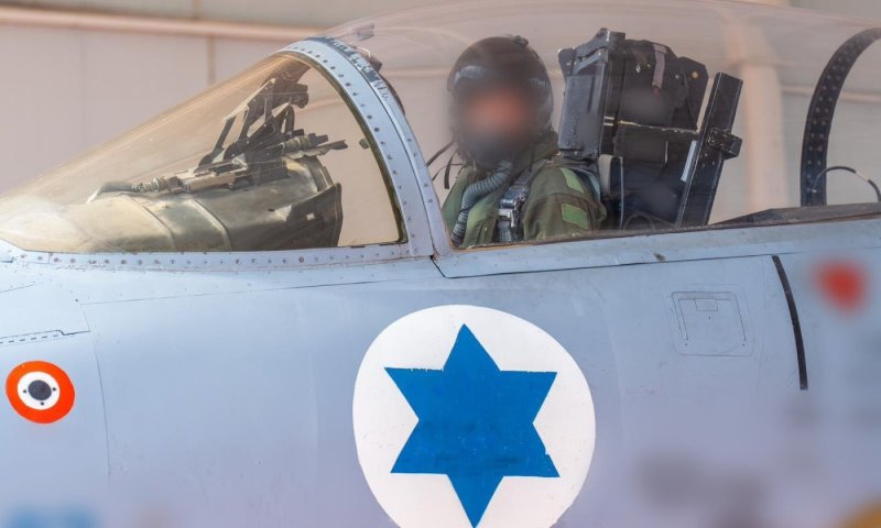 IDF pilot preparing to attack Iran