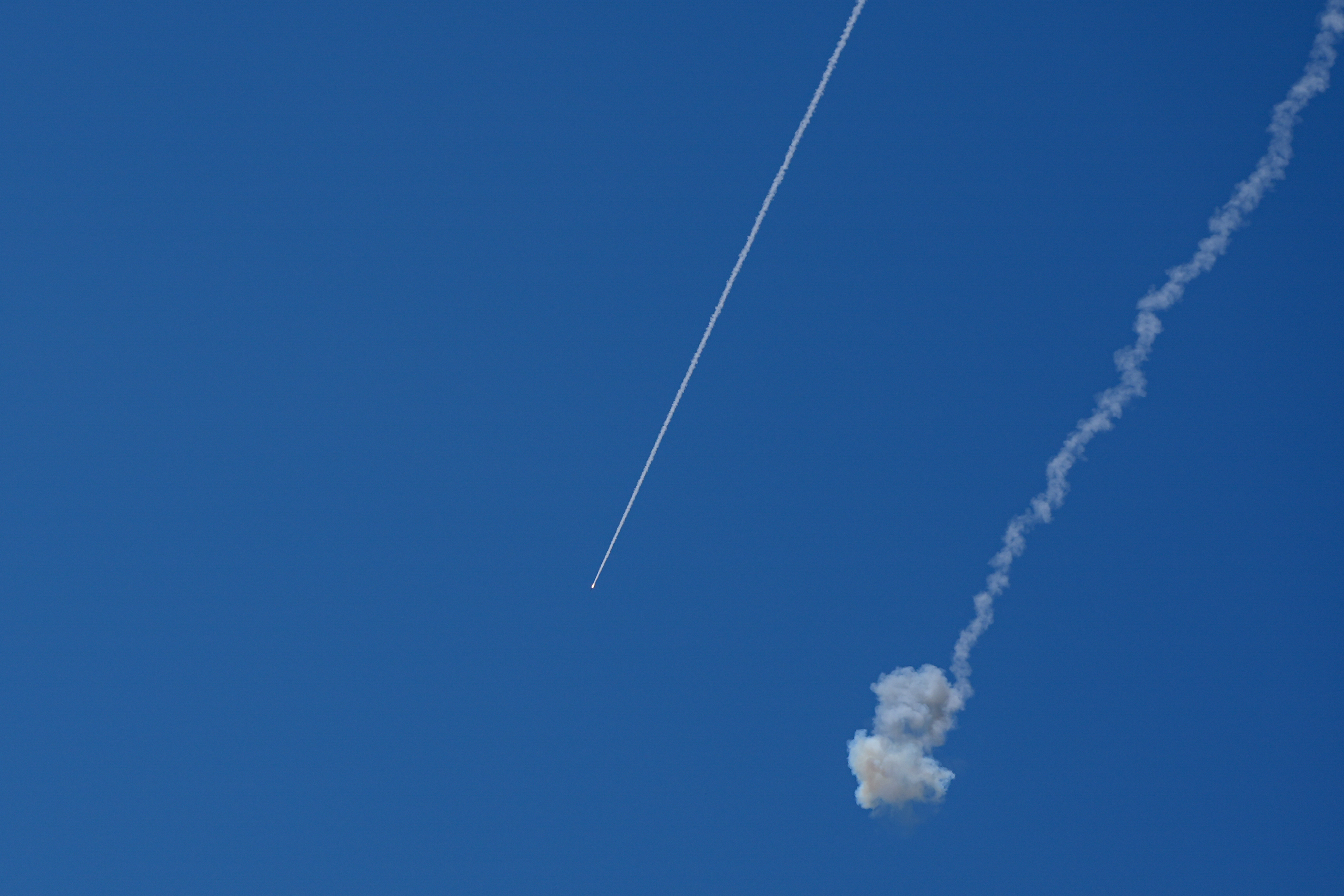 Iron dome intercepts missile from Lebanon over Northern israel