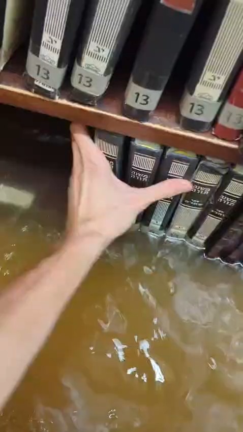 Chabad Headquarters Flooding: Students Rescue Sacred Texts