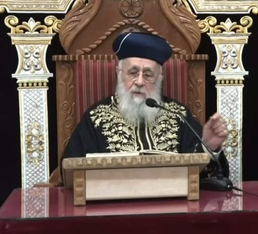 Shas Leader Deri Invokes Moroccan Heritage in Rabbi Dispute