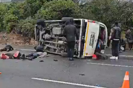 Deadly Head-On Collision Kills 21 in South Africa