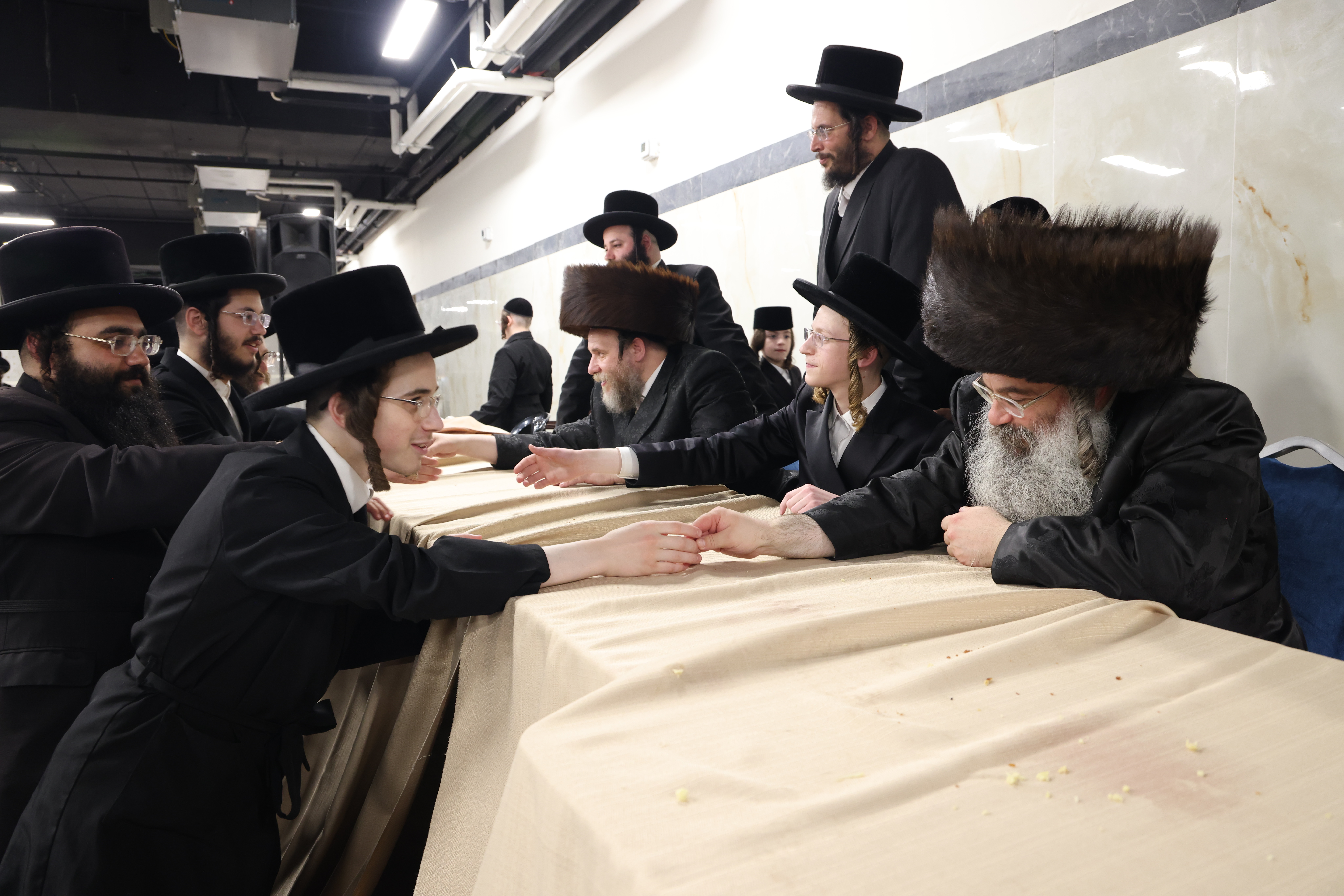 Vizhnitz celebration