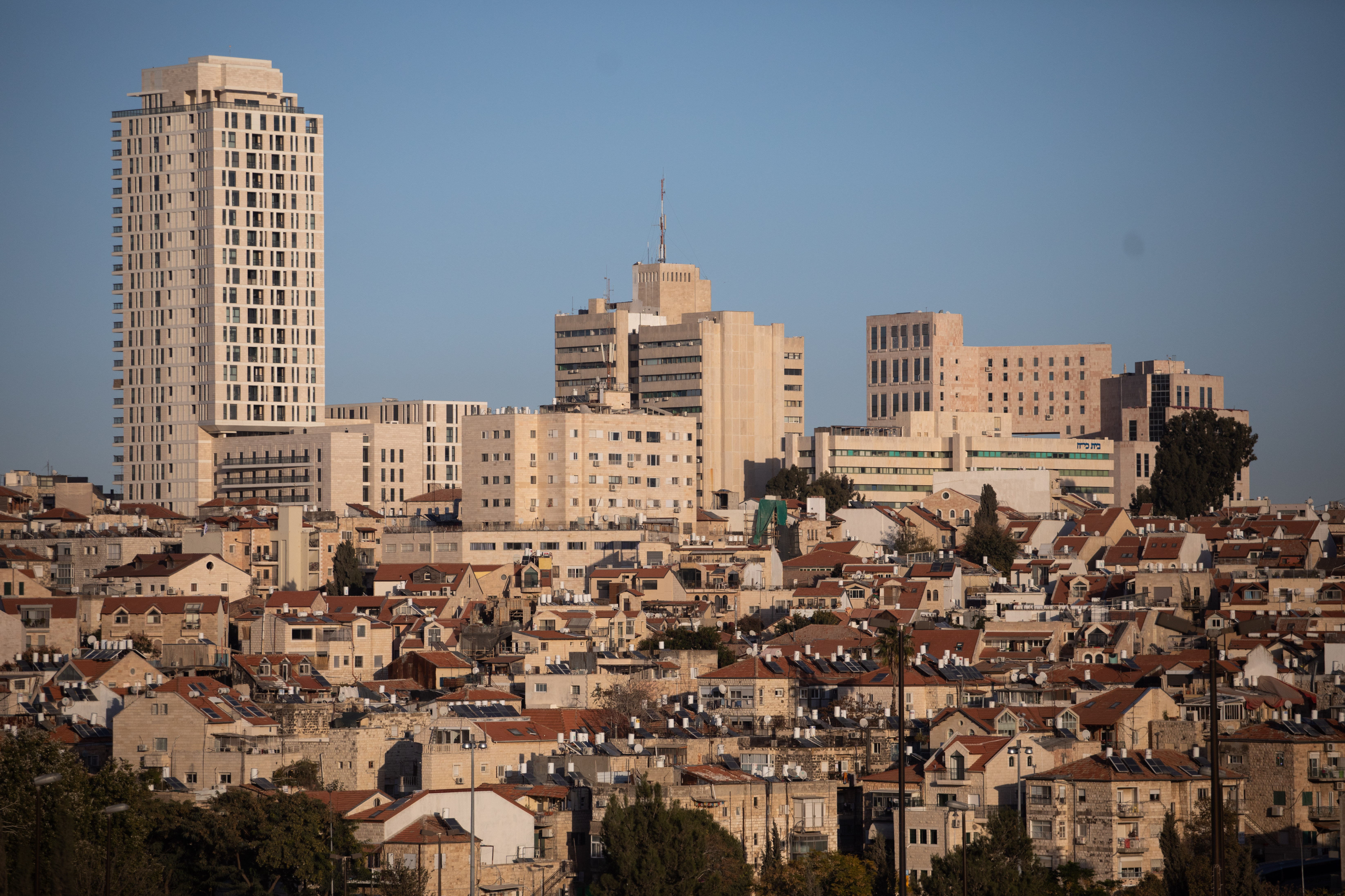 Jerusalem Municipality and Home Front Command Deny They are Opening Shelters