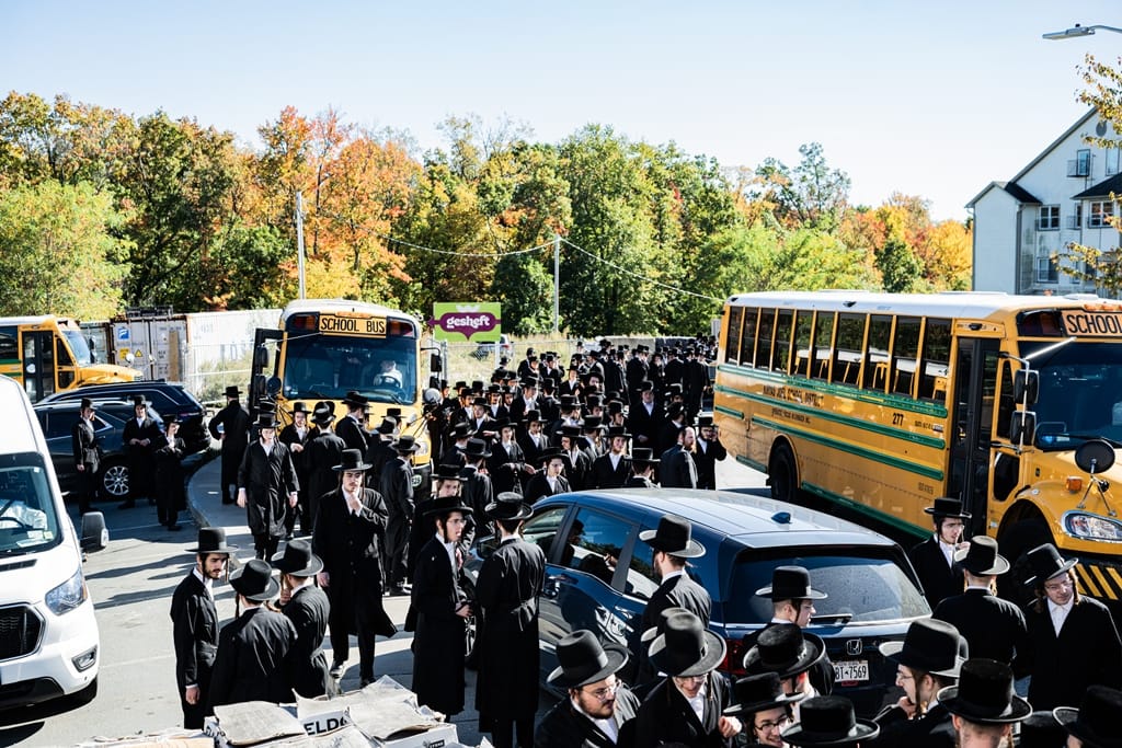 The Satmar Rebbe shlita at the opening of the zman