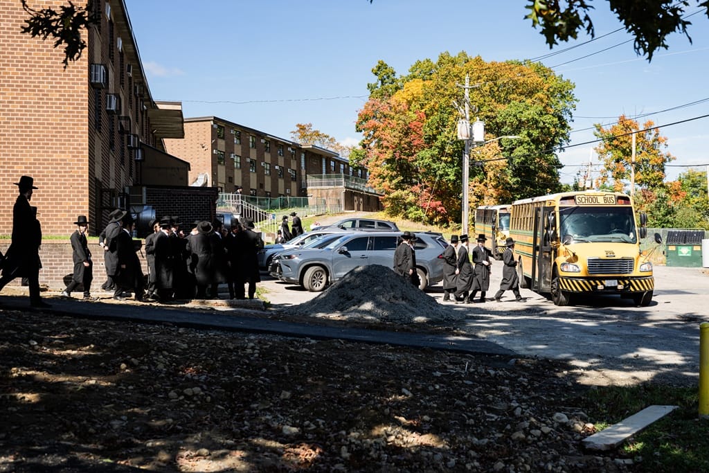 The Satmar Rebbe shlita at the opening of the zman