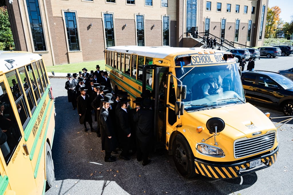 The Satmar Rebbe shlita at the opening of the zman