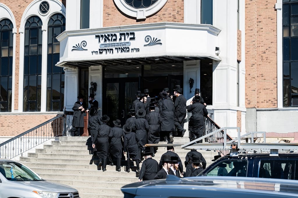 The Satmar Rebbe shlita at the opening of the zman
