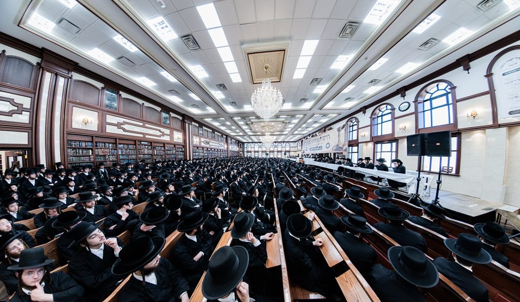 The Satmar Rebbe shlita at the opening of the zman