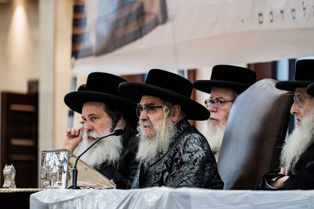 The Satmar Rebbe shlita at the opening of the zman