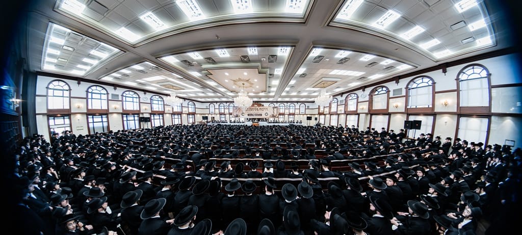 The Satmar Rebbe shlita at the opening of the zman