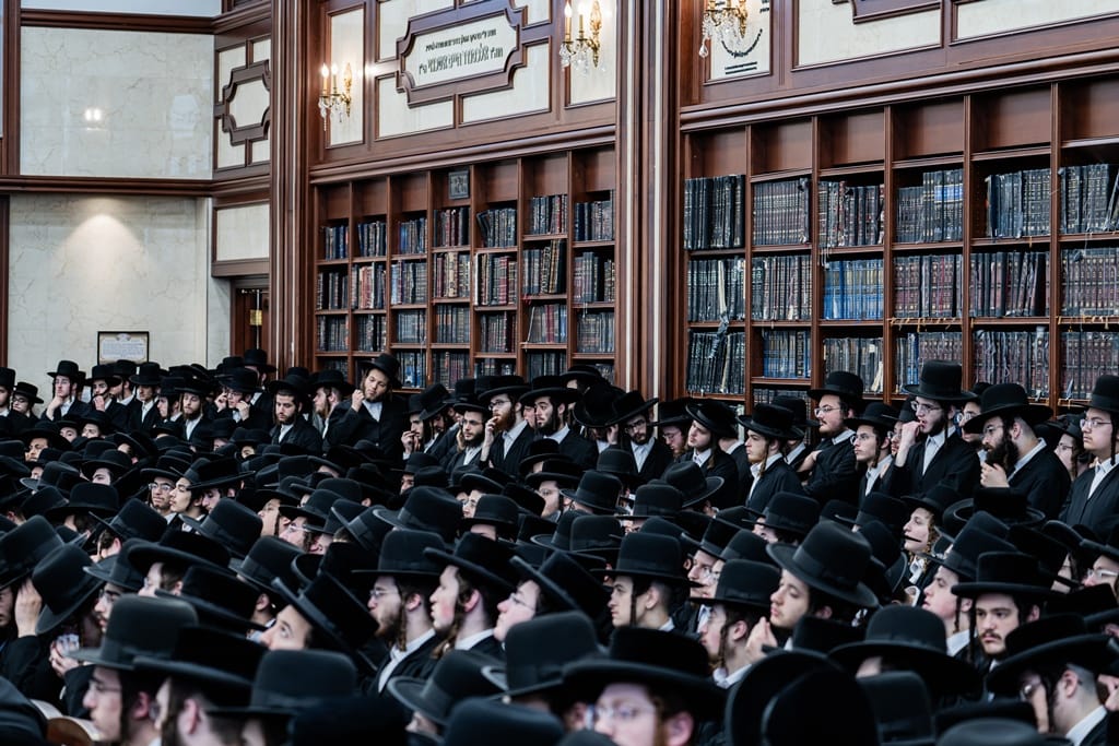 The Satmar Rebbe shlita at the opening of the zman