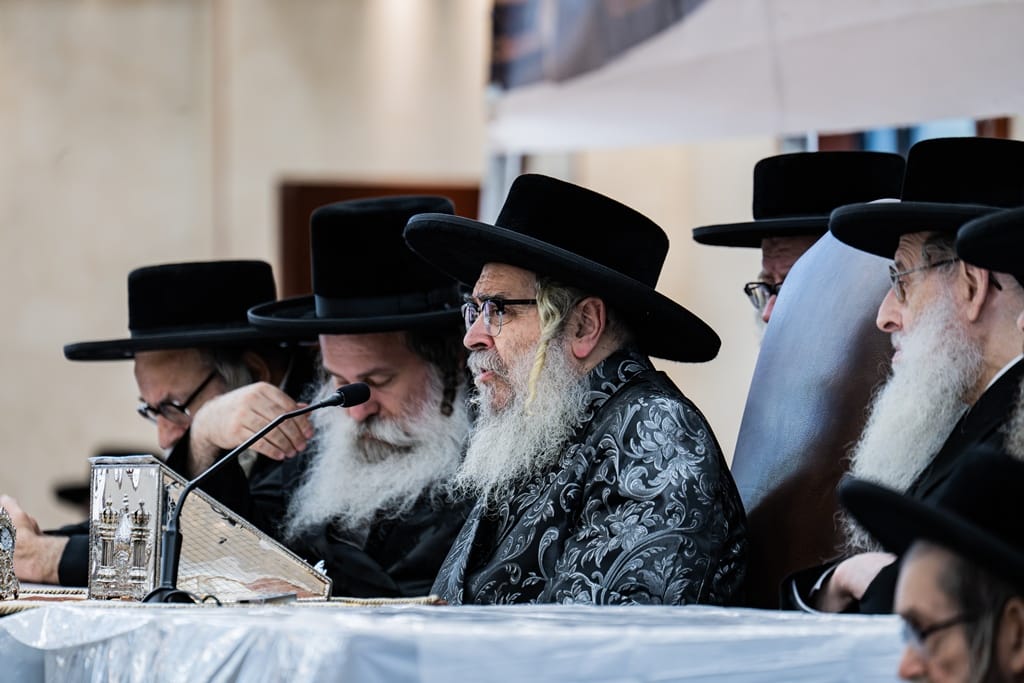 The Satmar Rebbe shlita at the opening of the zman