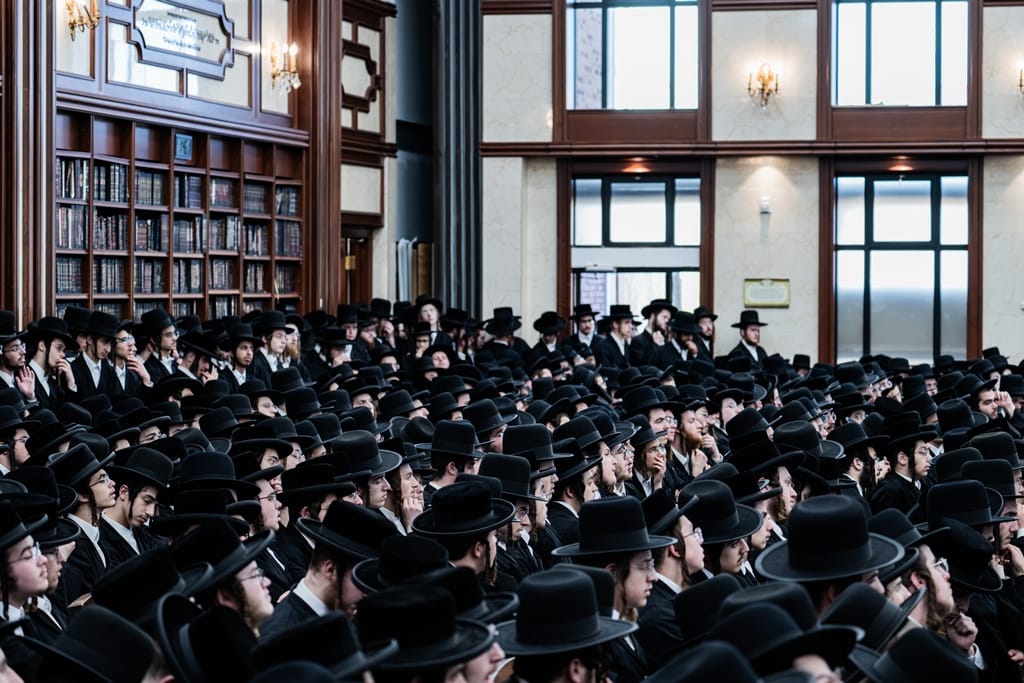 The Satmar Rebbe shlita at the opening of the zman