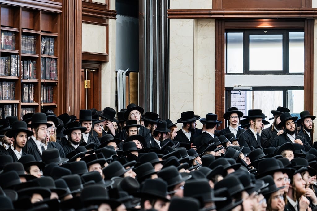 The Satmar Rebbe shlita at the opening of the zman