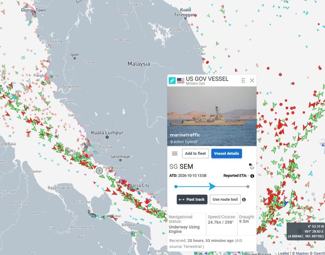 Lead destroyer USS Mason en route to the Middle East