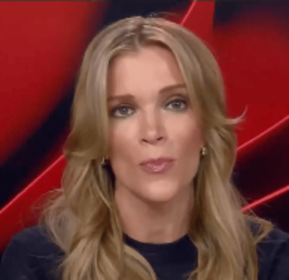 Megyn Kelly Explodes on Tucker Carlson | WATCH