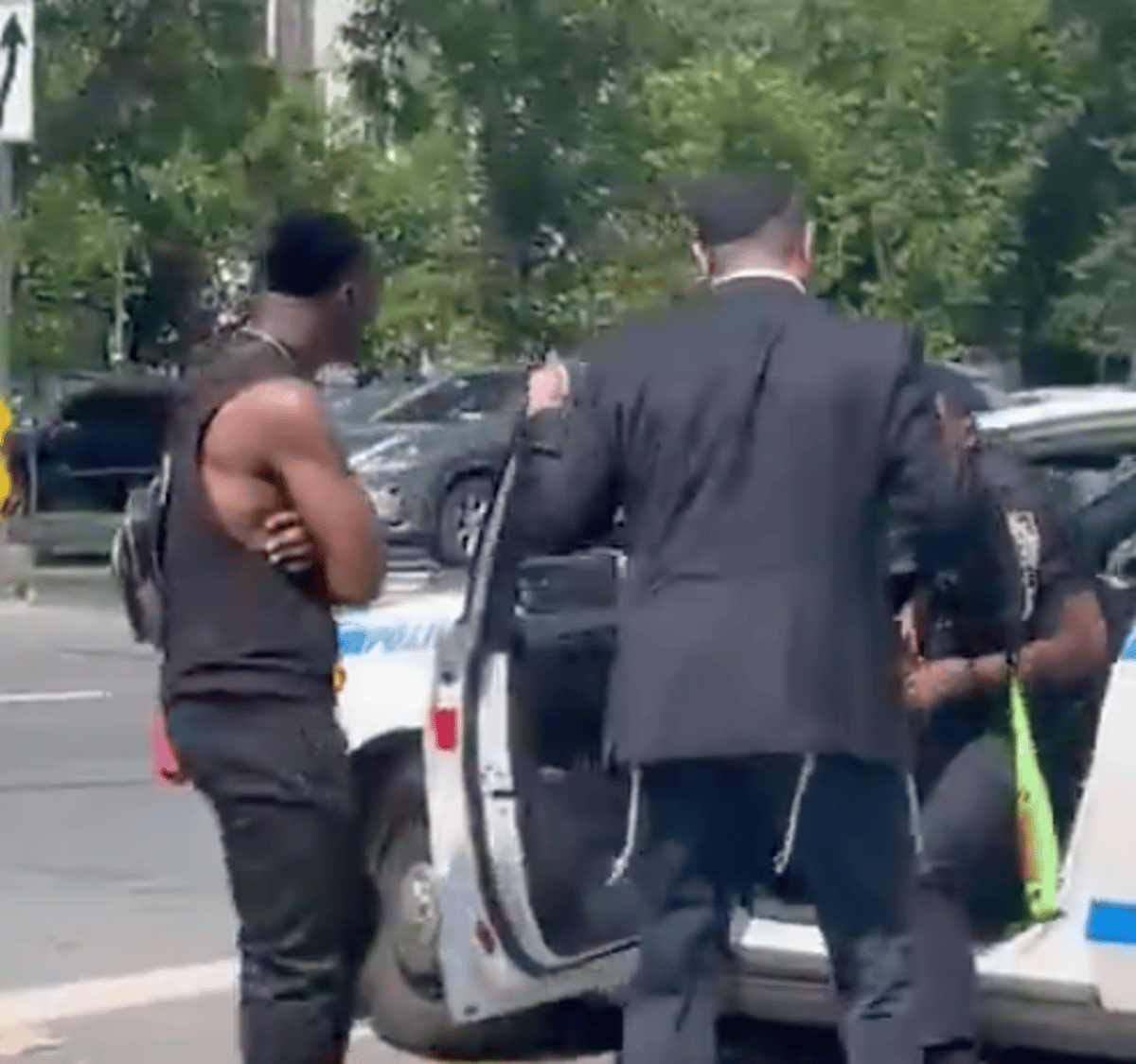 Chaos at 770: Armed Man Removed From Chabad Headquarters by Quick-Thinking Bystanders | WATCH
