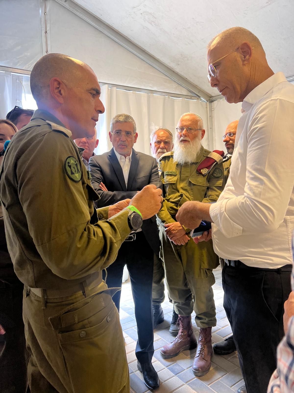 R' Yehuda Avidan with the Chief Military Rabbi