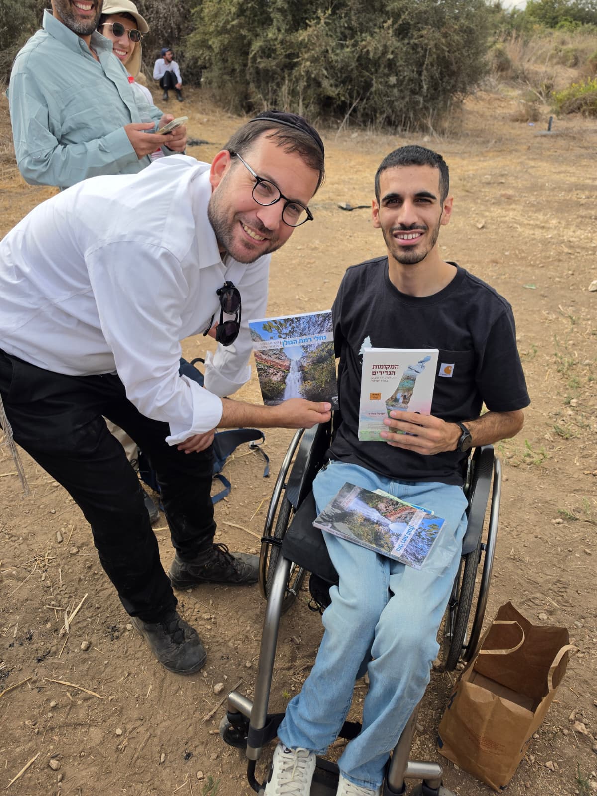 Ronen Kalimi, critically wounded in Lebanon fighting, at the chareidi tour-guide course field day