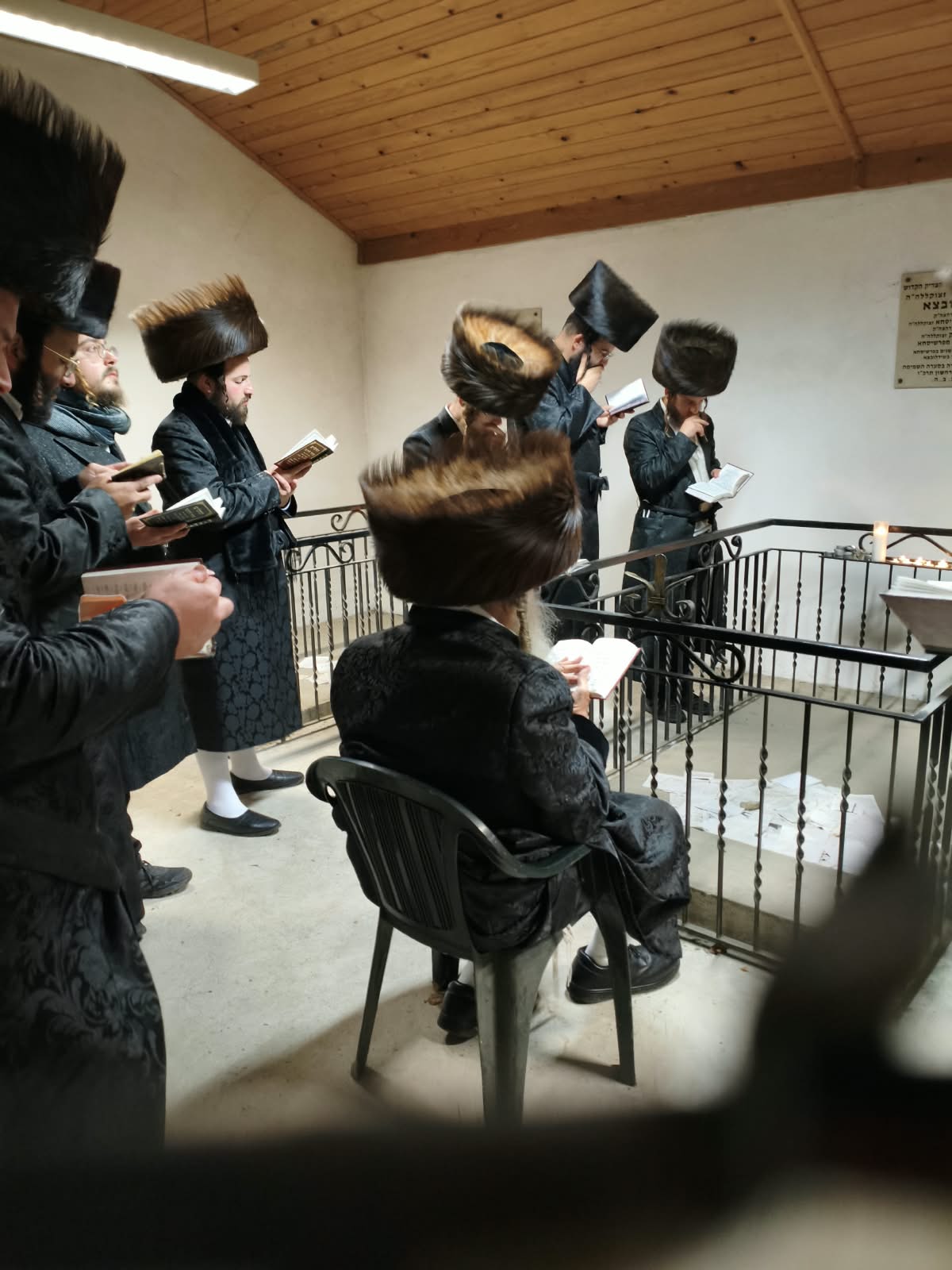 The Admor of Shidlovtza on pilgrimage in Poland